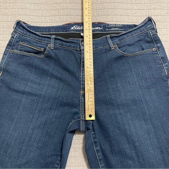 Eddie Bauer Women's Fleece Lined Slightly Curvy Straight Jeans Size 14 - Picture 6 of 12